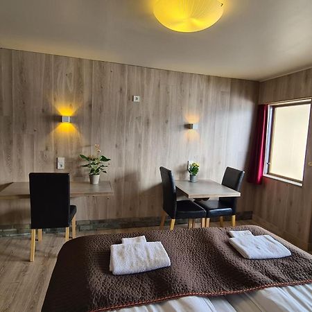 Strand Fjordhotel Улвик Екстериор снимка