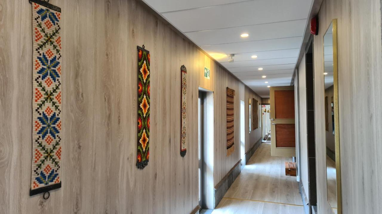 Strand Fjordhotel Улвик Екстериор снимка