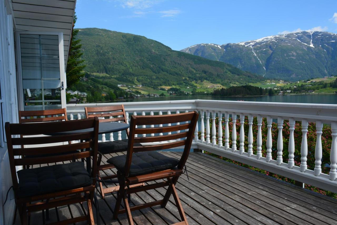 Strand Fjordhotel Улвик Екстериор снимка