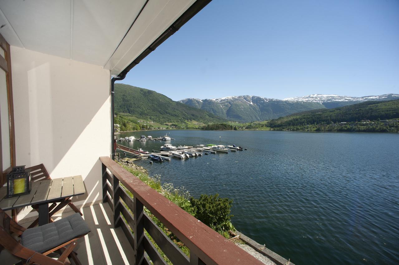Strand Fjordhotel Улвик Екстериор снимка